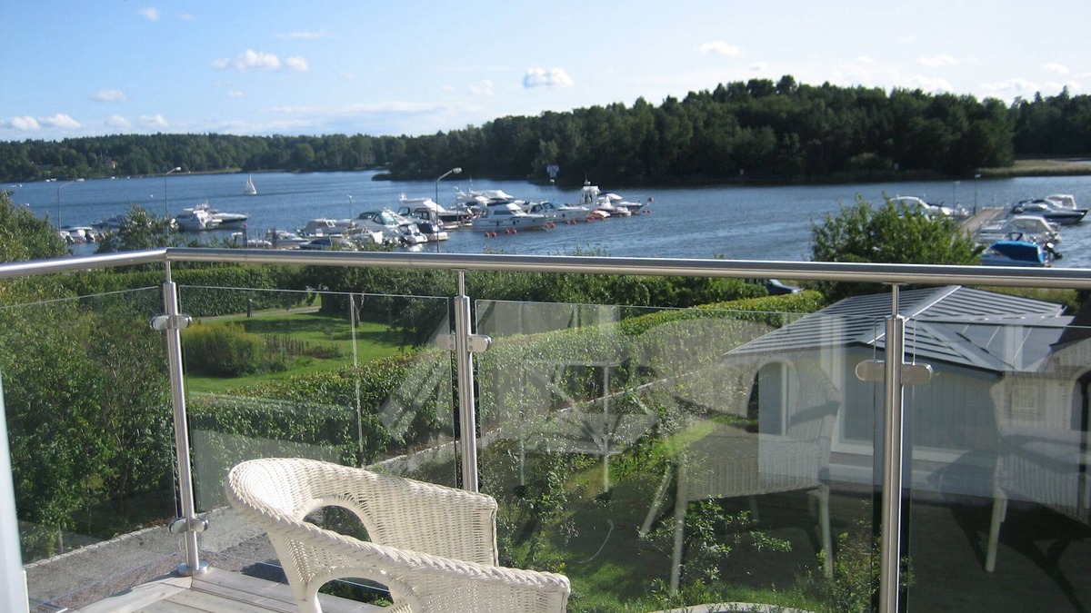 Danderyd House | Large house near water, swimming and scenic areas!