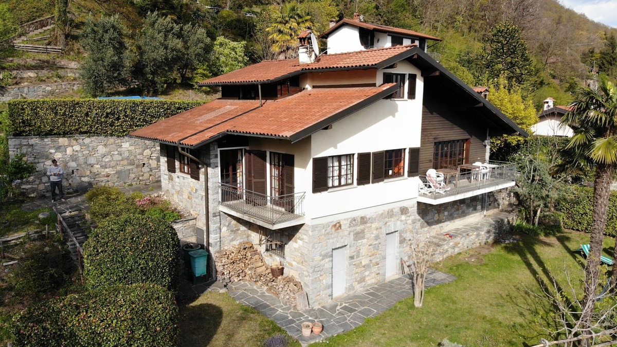 Piancassone House | Large house with garden and stunning views of Lake Maggiore