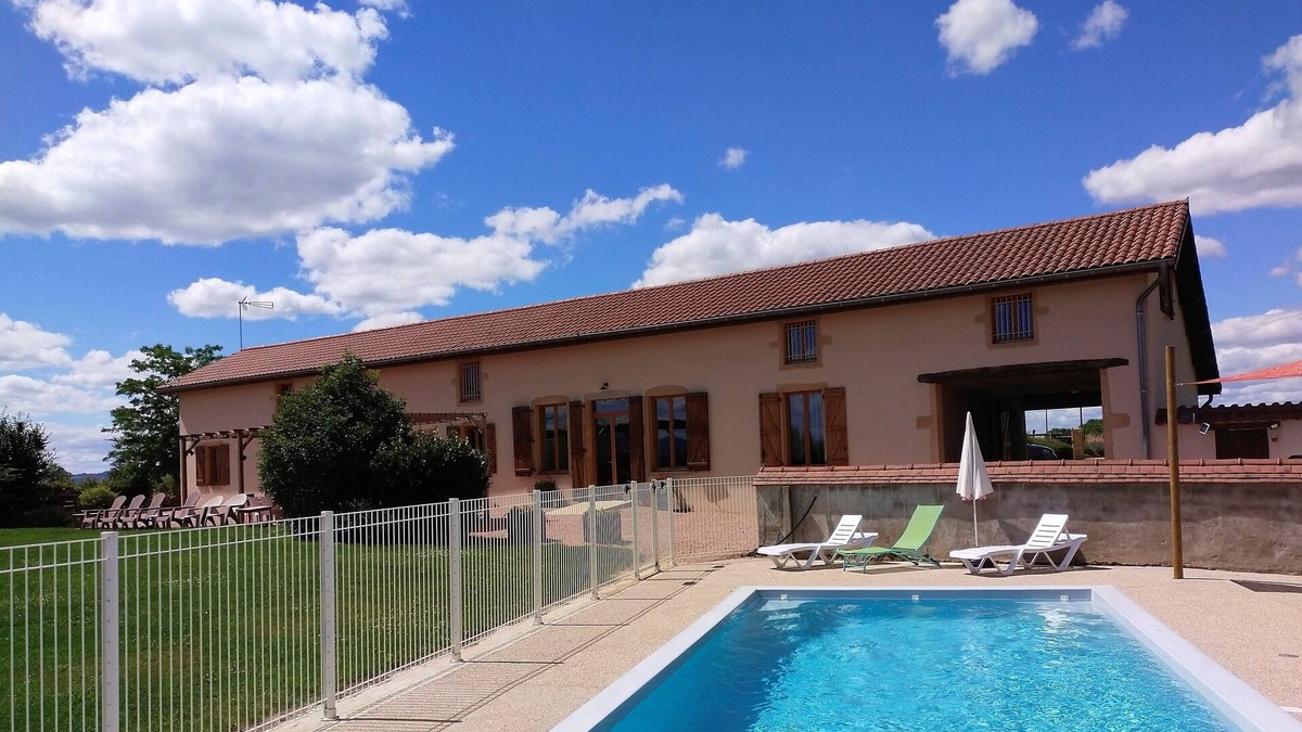 Ceron Cottage | Large independent gîte for up to 20 people. with swimming pool in the heart of France