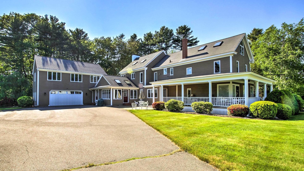 Kennebunk House | Large Kennebunk Home, Walk to Beach < 2 Mi to Town