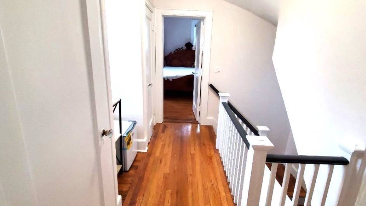 East Flushing House | Large Kingbed w Kitchennette!