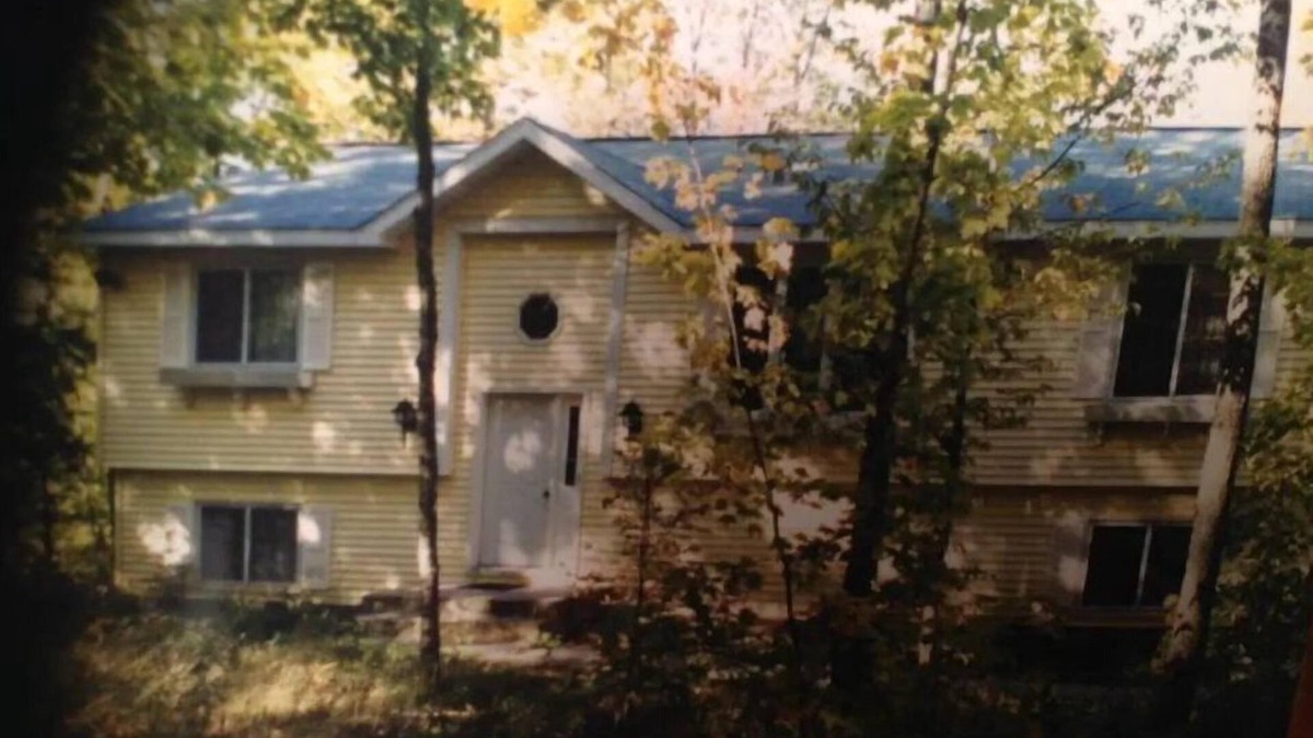 Crandon House | Large Lake Front Home - Lake Lucerne in the Northwoods