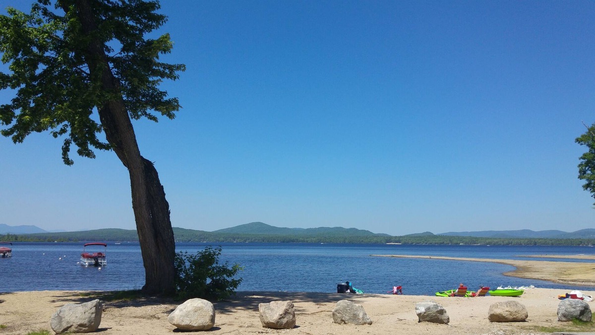 The Bluffs House | LARGE Lake Home. SANDY BEACH Access. PERFECT for Families with KIDS! Golf!