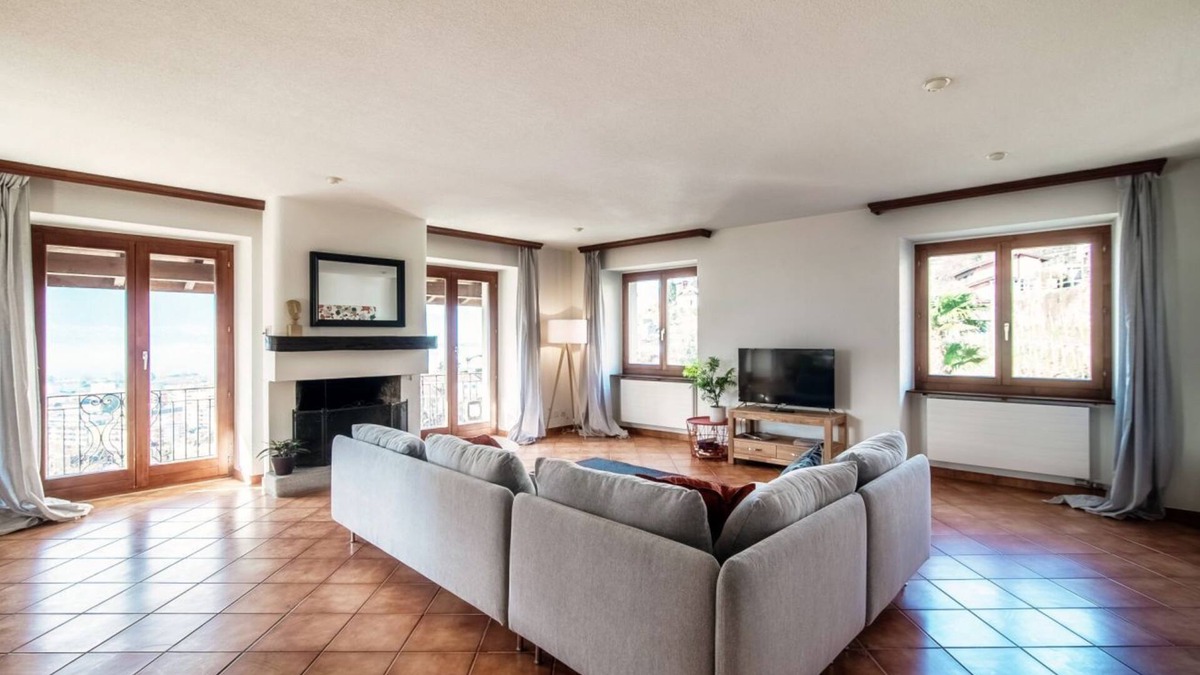Gordola Apartment | Large lake view apartment near Locarno (Lilia Apt)