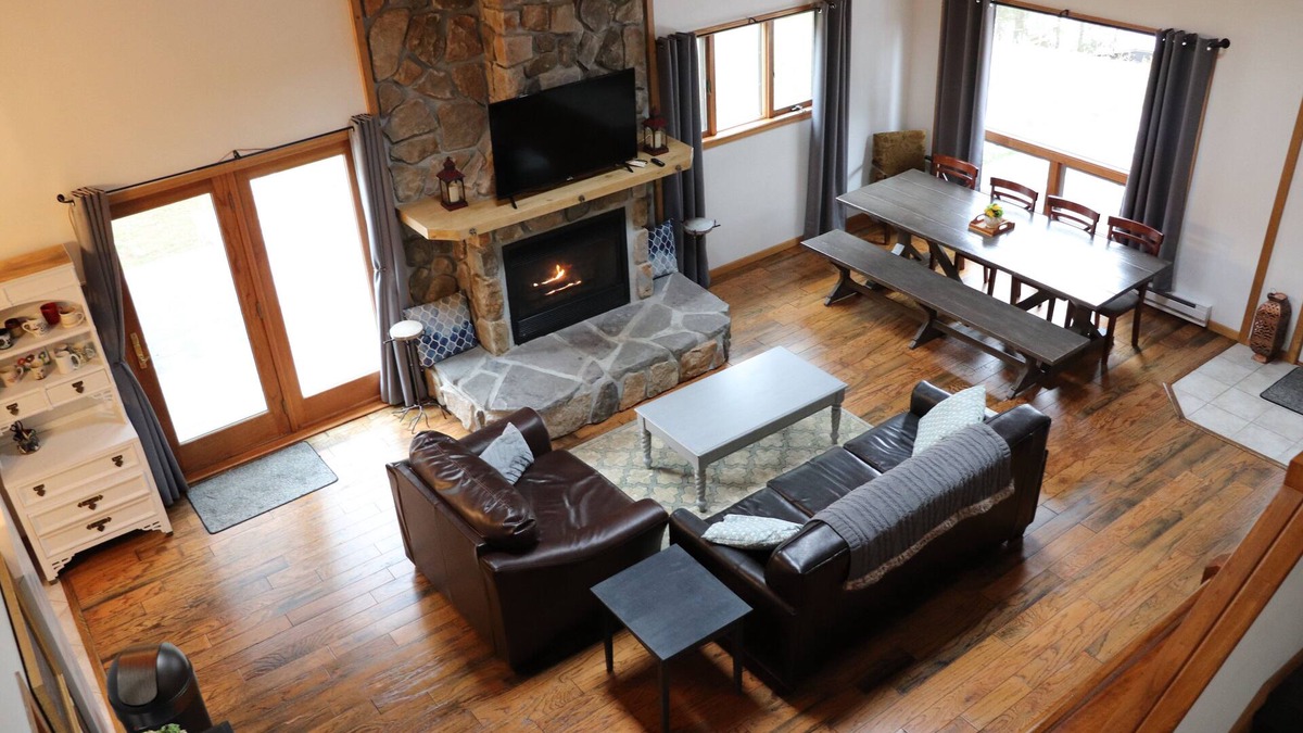 Duluth House | Large Lakeside Cabin