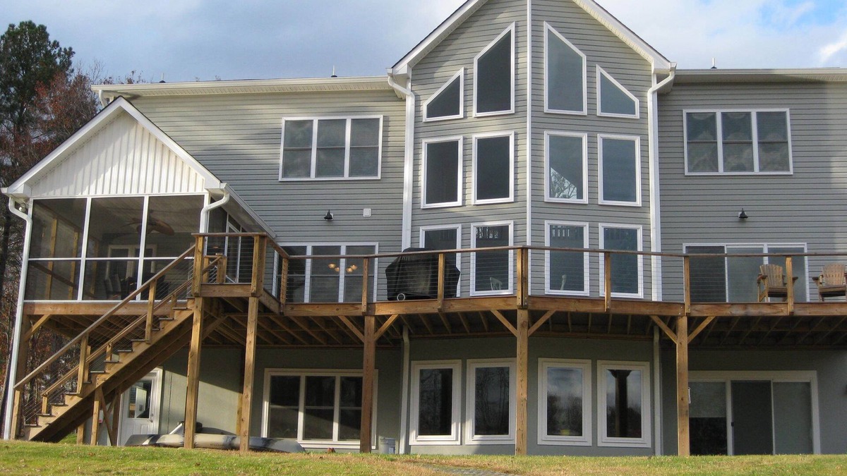 Mineral House | Large light-filled house - quiet cove - dog and wheelchair friendly!