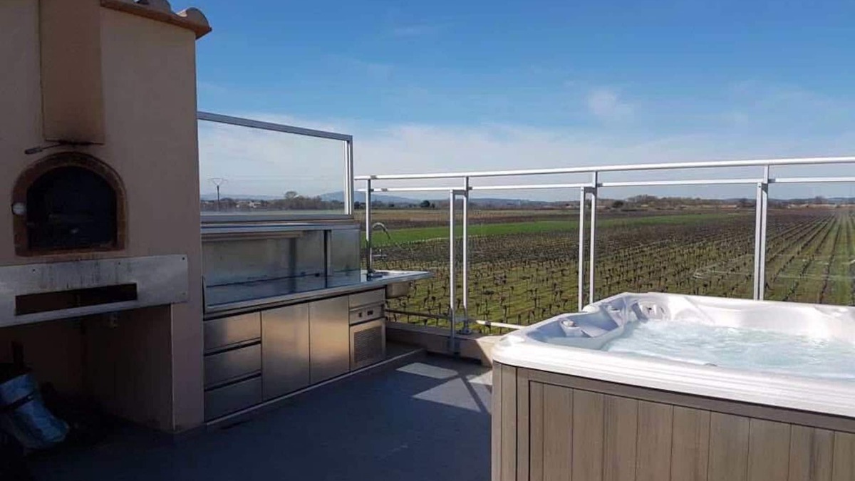 Raissac-d'Aude Cottage | Large loft near Narbonne and its beaches, private jaccuzi, ideal family