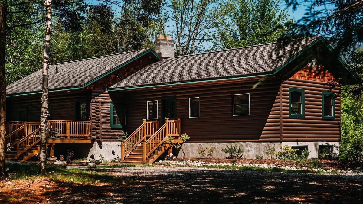 Keene Cabin | Large Log Cabin in the Heart of the ADKS