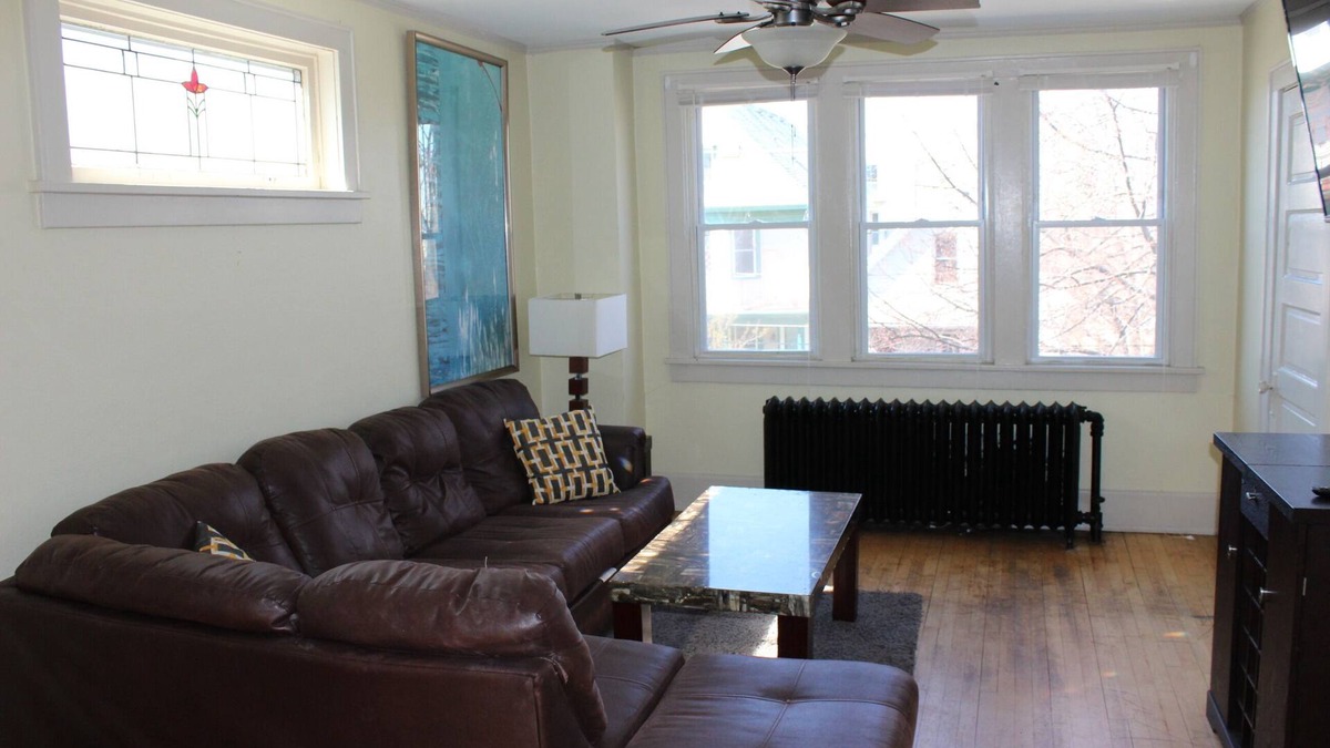 Lower East Side House | Large Lower East Side MKE flat (sleeps 10) near Brady Street & N Water Street