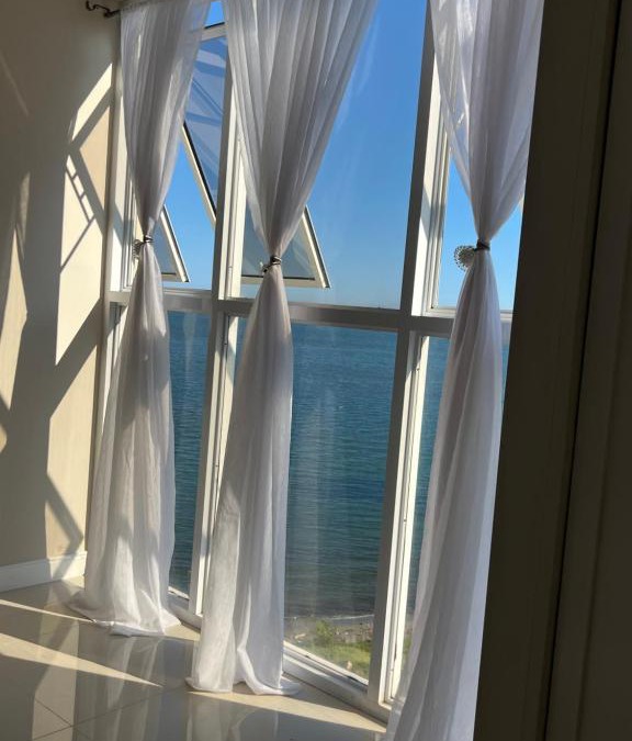 Portmore Apartment | Large Luxurious Beach Front at Bayfront Villa