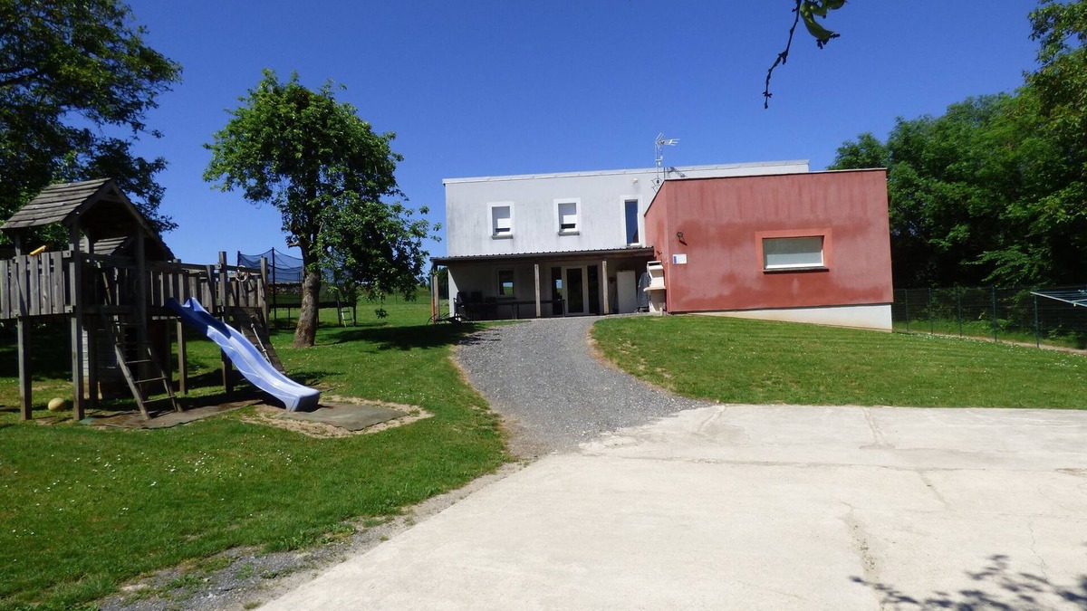Bar-les-Buzancy Villa | Large modern gîte with all comforts, integrated indoor swimming pool and wellness area