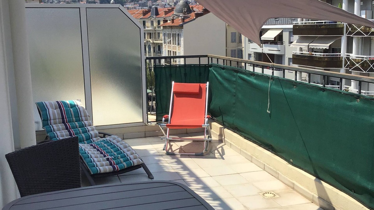 Liberation Apartment | LARGE MODERN STUDIO WITH LARGE TERRACE, RELEASE AREA