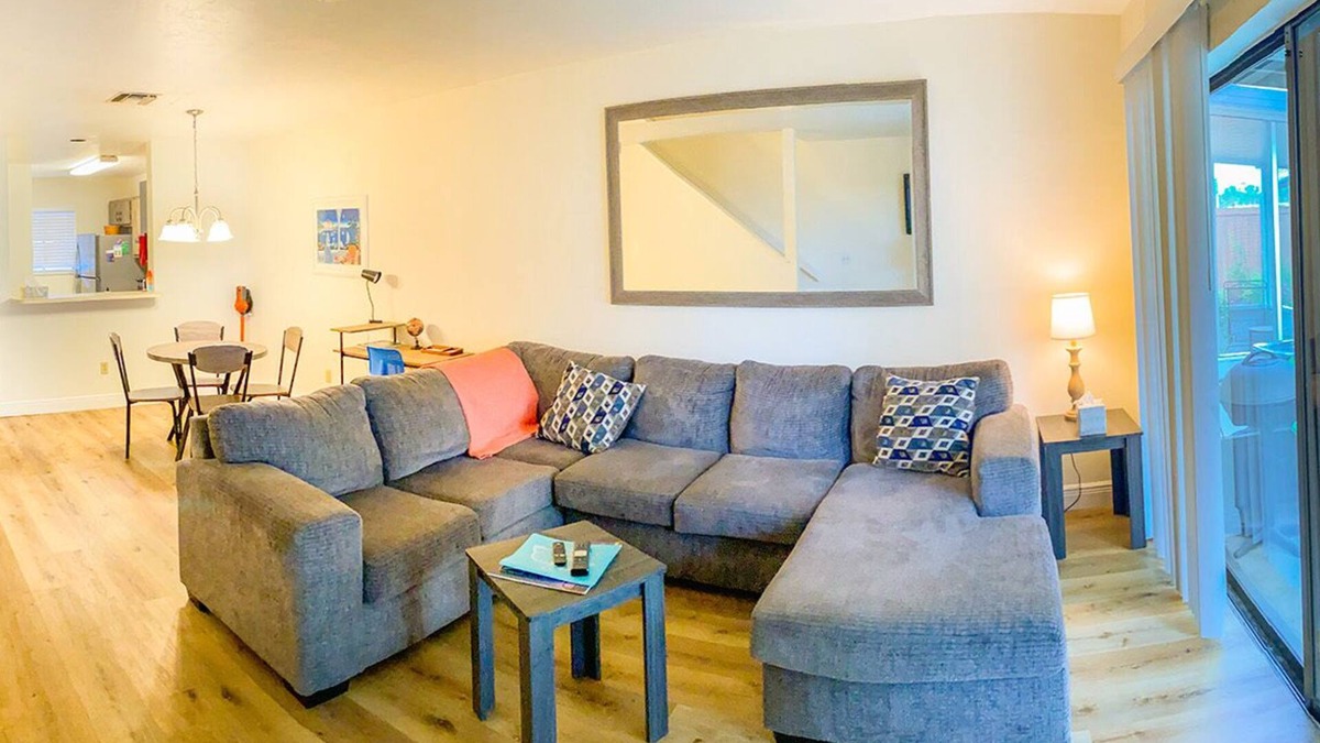Ocala House | Large Modern Townhome 10 Miles to WEC and HItts, 1 Mile to Ocala Golf Club