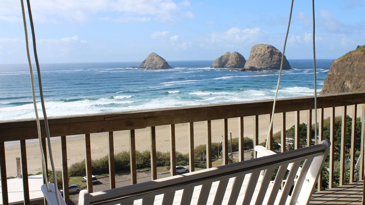 Oceanside House | Large Ocean View Home with Guest Quarters Close to the Beach Four Large Decks