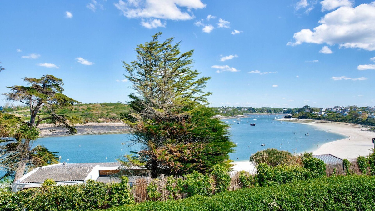 Saint-Pabu House | Large oceanfront house with garden for 11