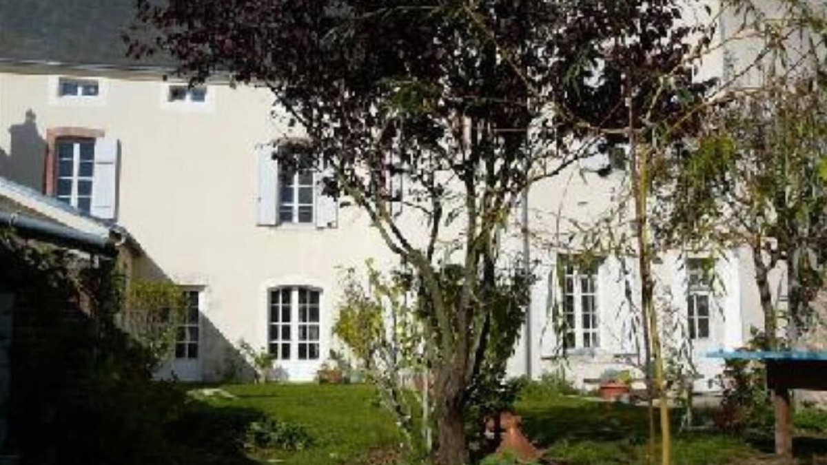 Briare House | Large old character house on the port, with garden, 1h40 from Paris