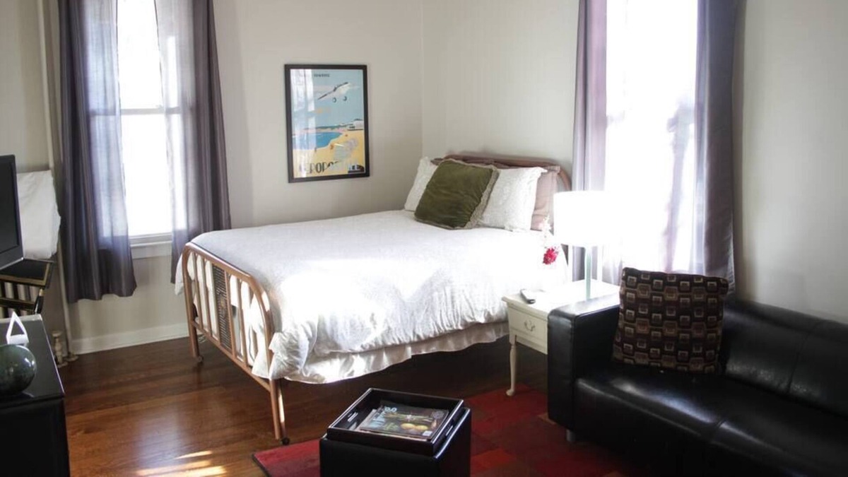 Reedsville Apartment | Large One Bedroom Private Suite