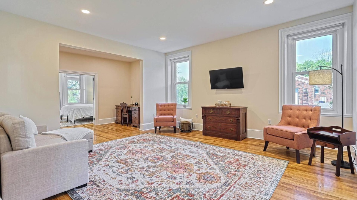 Halifax Apartment | Large One Bedroom Suite in Historic Farmhouse - Family Friendly!