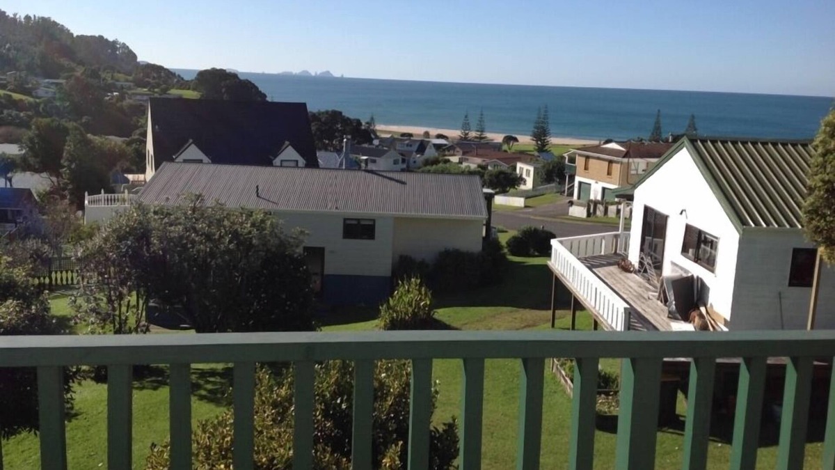 Onemana House | Large Onemana House with amazing views, sleeps 10.