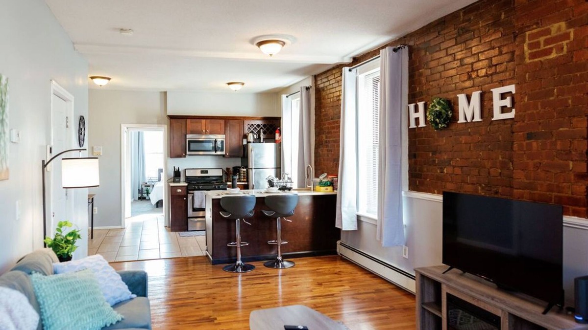 Mill River Apartment | Large, Open-Concept, One Bedroom in Wooster Square