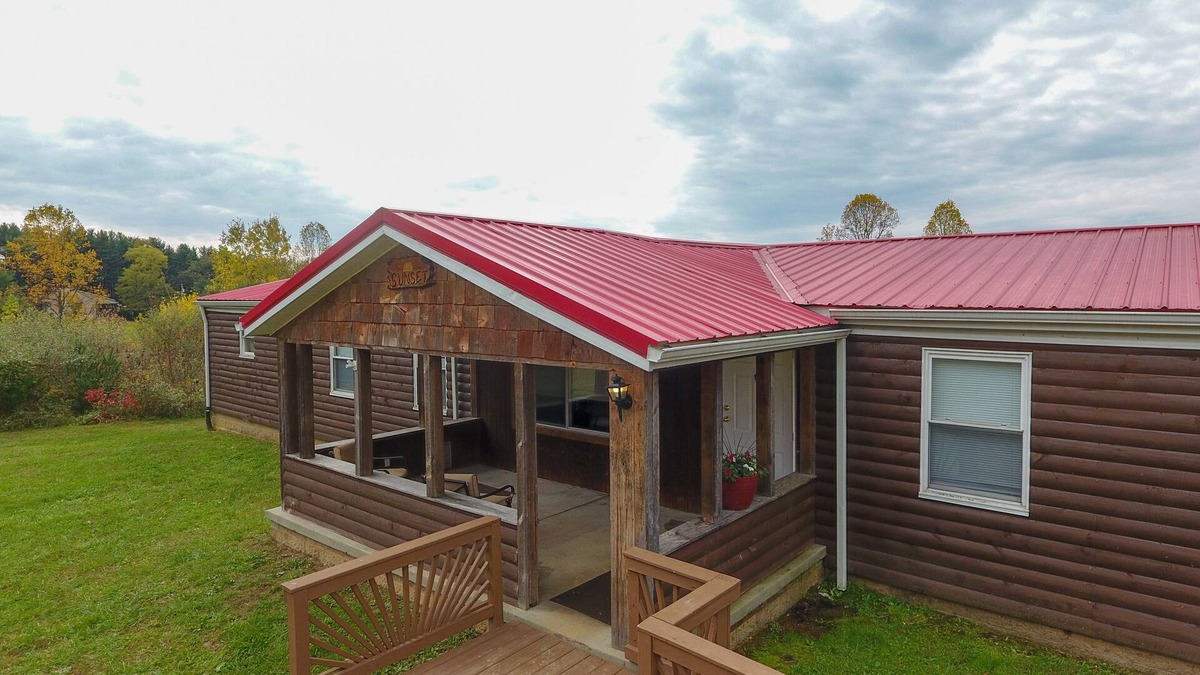 Nelsonville Cabin | Large, Open Sunset Cabin in Star of Hocking Hills
