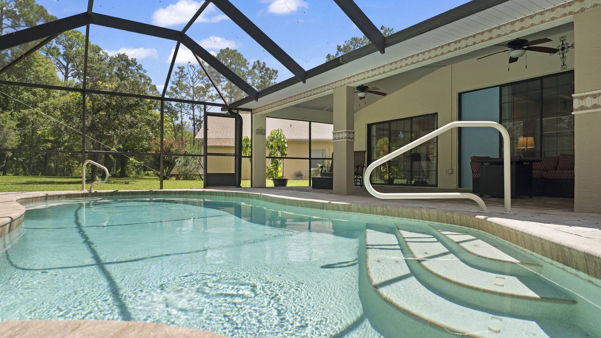 Palm Coast House | Large Palm Coast Pool Paradise - Family Gatherings