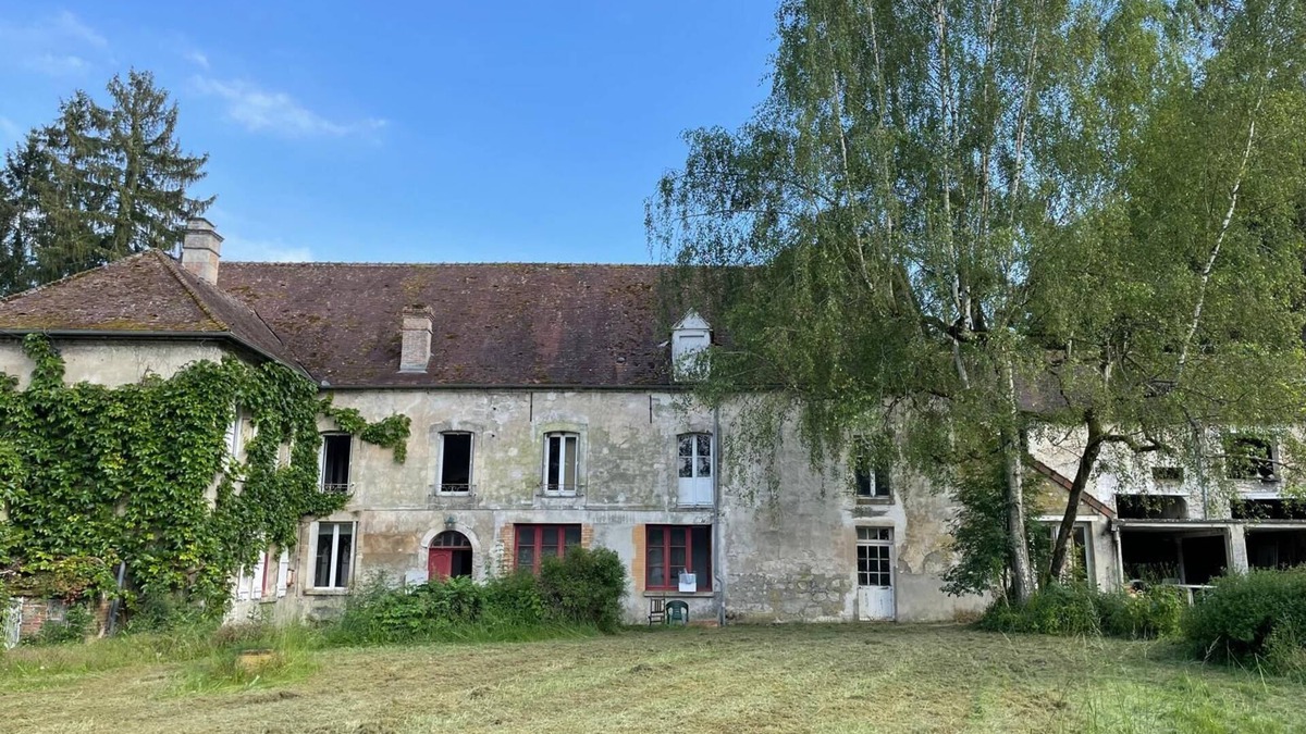 Loupeigne House | Large party house, family or EVJ/G Ideal for get-togethers.