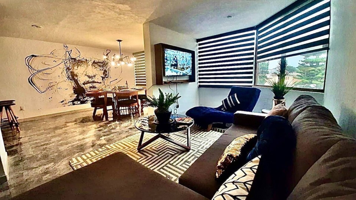 Zapopan Apartment | LARGE PH, FULL FLOOR 100% REFURBISHED EXPO AREA