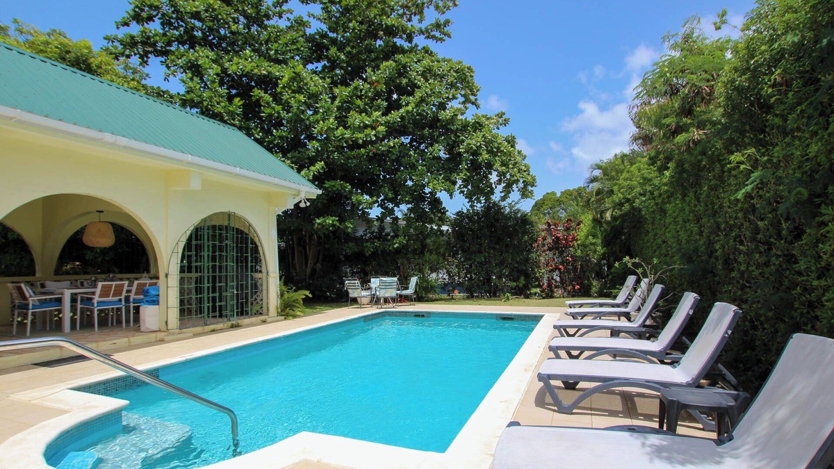 Sunset Crest House | Large pool, gardens and close to beach - Aqua Bliss