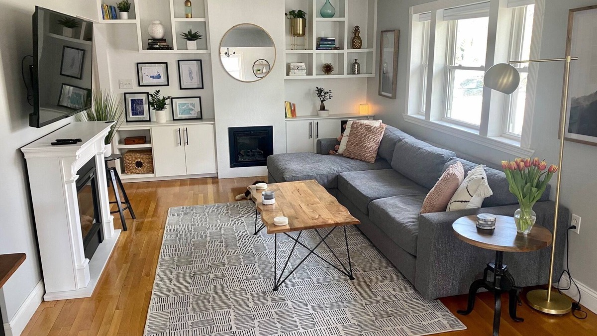 Malden House | Large private home, 15 min to Boston, Parking, Large yard