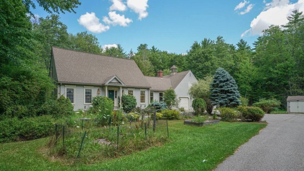 Gorham House | Large Private Maine Home with Pool in Gorham