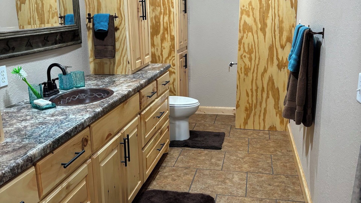 Dumas Apartment | Large private studio suite in Dumas with WiFi, AC