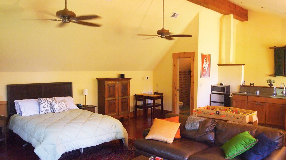 Cranbury Apartment | Large private apartment On Main Street