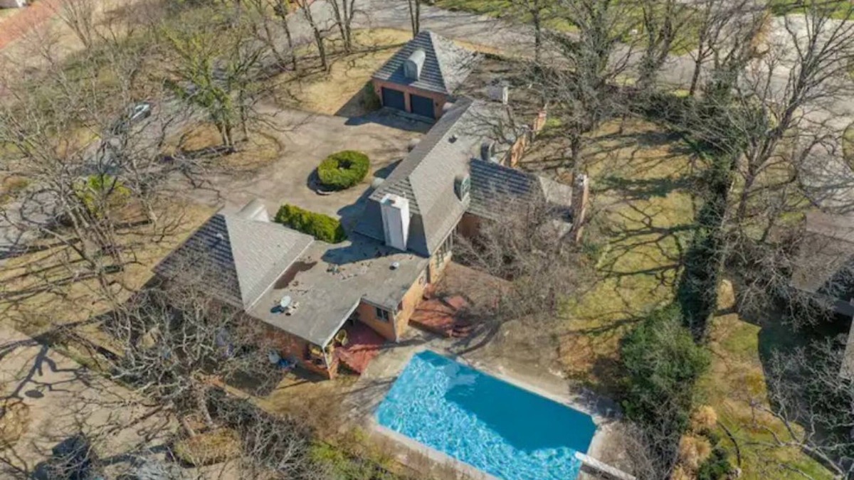 South Tulsa House | Large, Professionally Decorated French Style near Southern Hills with Pool