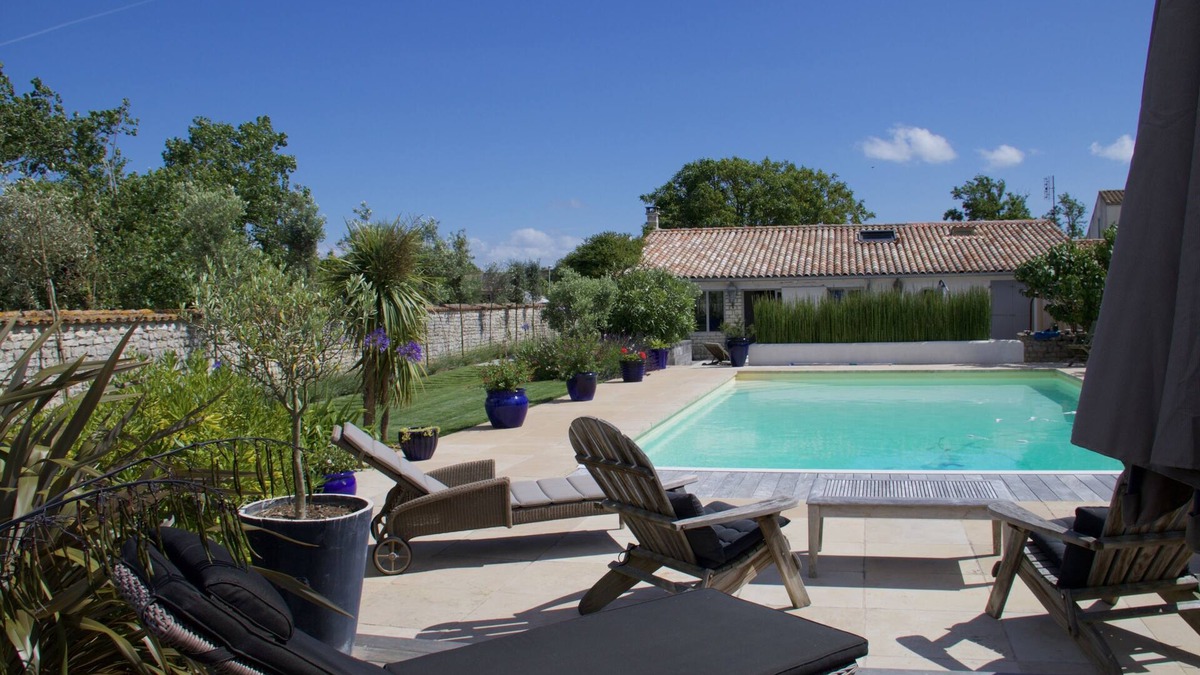 Sainte-Marie-de-Re House | Large Property with 2 Villas separated by a large heated swimming pool