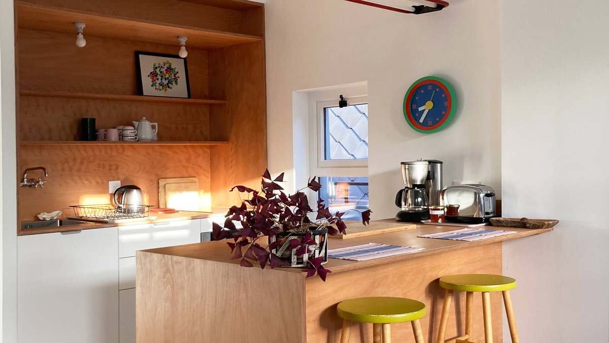 Old Town Apartment | large quiet and bright studio in the cathedral district