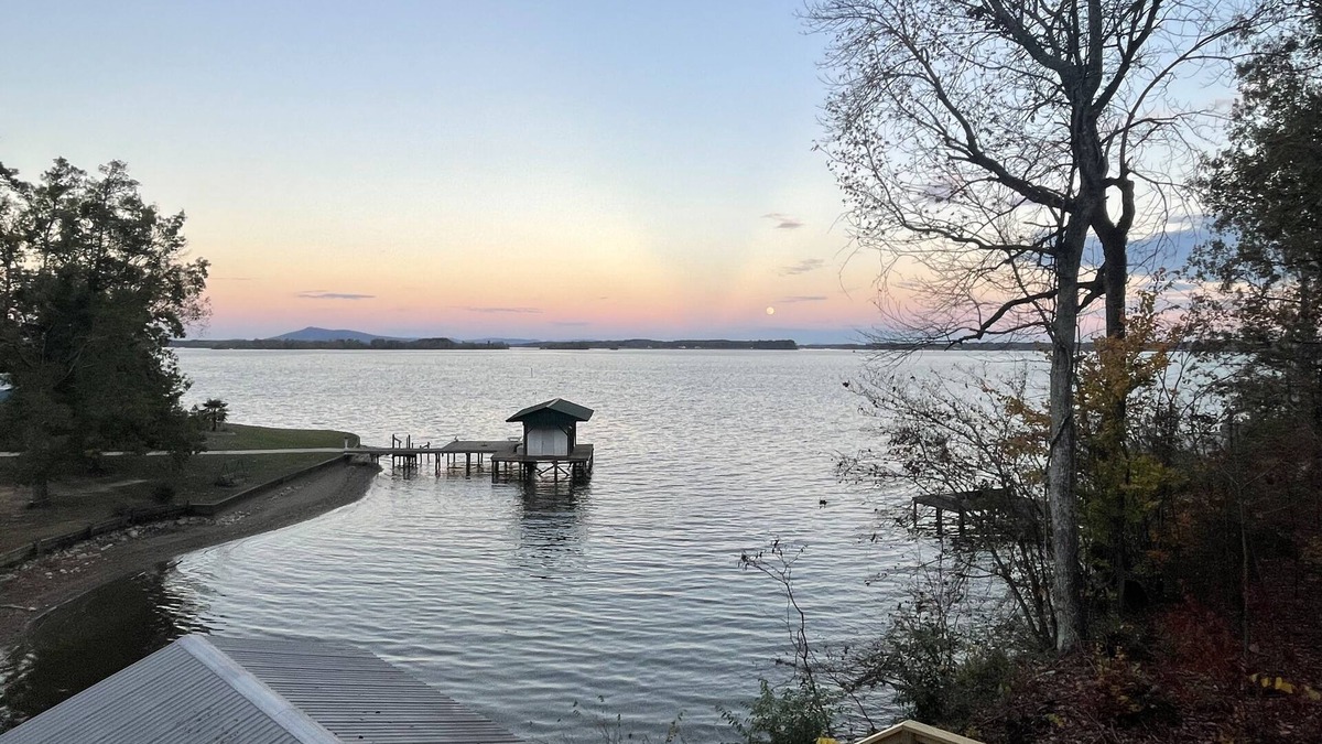 Centre Cabin | Large, quiet cabin on Weiss Lake with excellent views