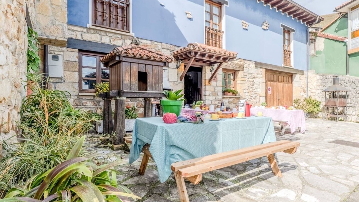 El Escobal Cottage | Large Rural House in Picos de Europa with 8 bedrooms and 8 bathrooms.