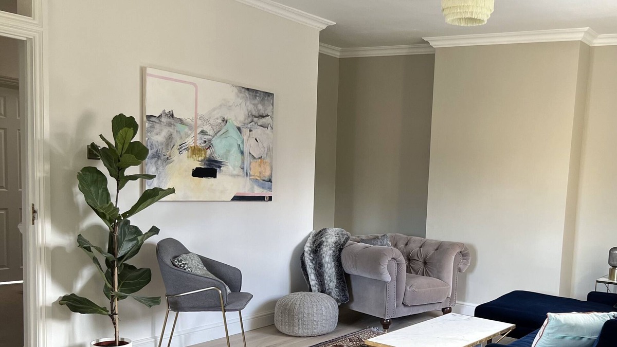 Cleveland Apartment | Large Refurbished 2 Bed Flat - Pitshanger, Ealing