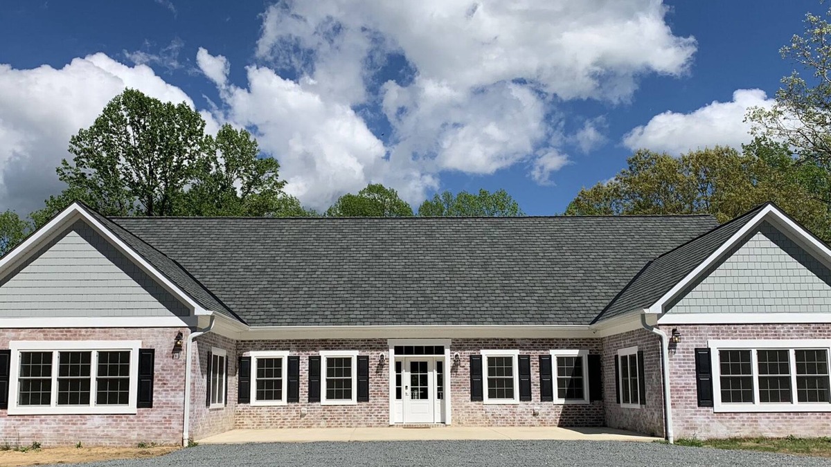St. Leonard House | Large RENOVATED 6 bedroom 5 bath private home with LOTS of space!