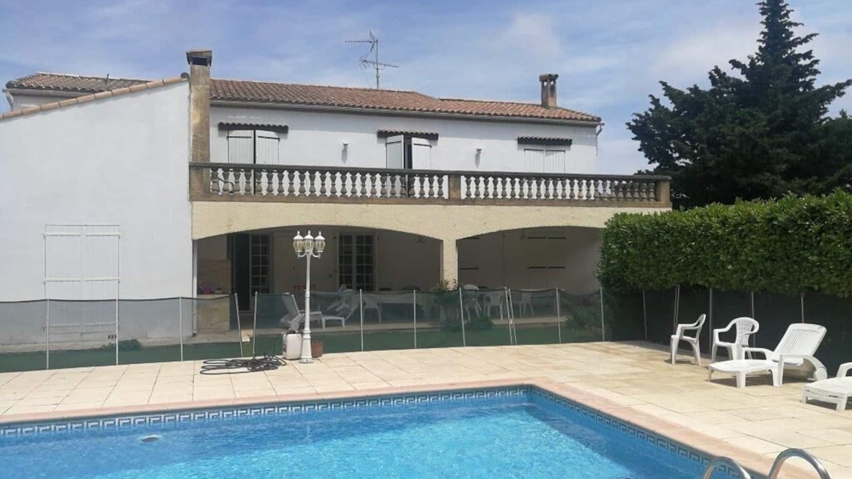Saint-Jean-de-Vedas Villa | Large residence with private swimming pool 10X5, with wooded grounds