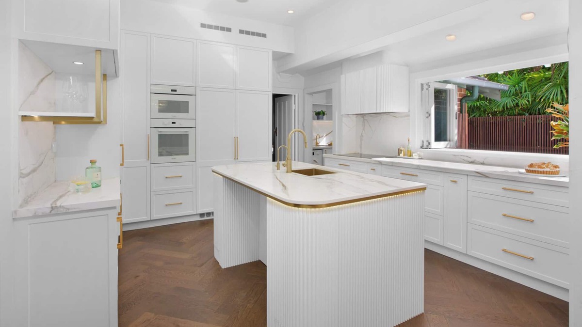 Northwood House | Large resort style living, peaceful retreat, close to CBD and water, city views