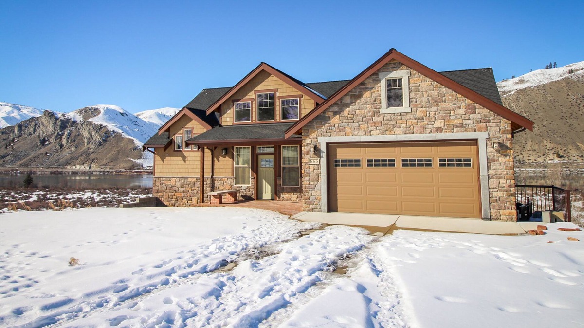 Orondo House | Large river view home w/ decks & shared pool/clubhouse/boat launch - 2 dogs OK!