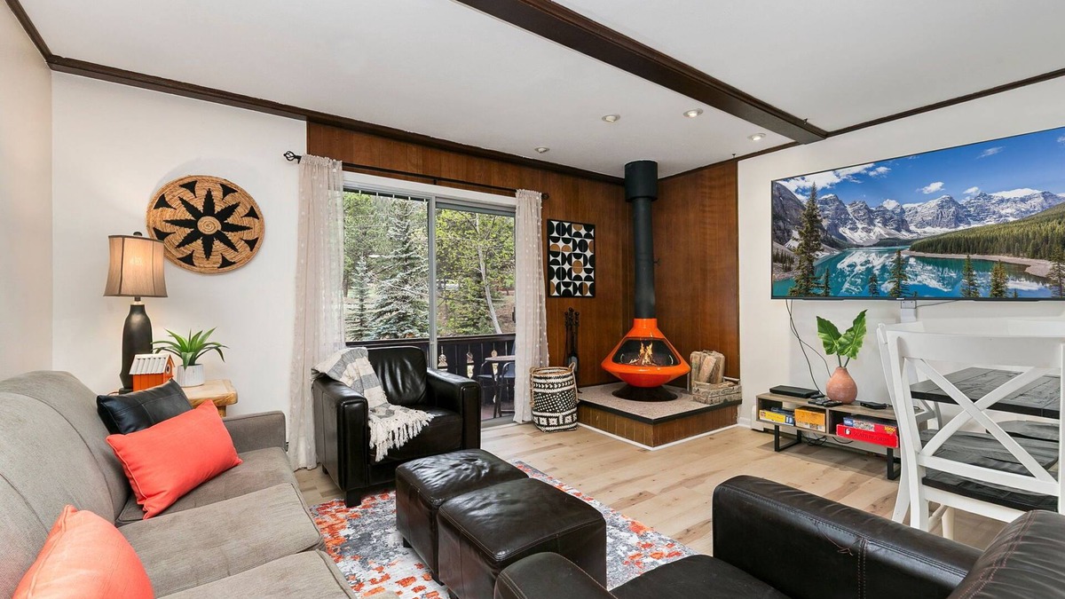 Estes Park House | Large Riverfront Townhome, 1/2 Mile from RMNP!