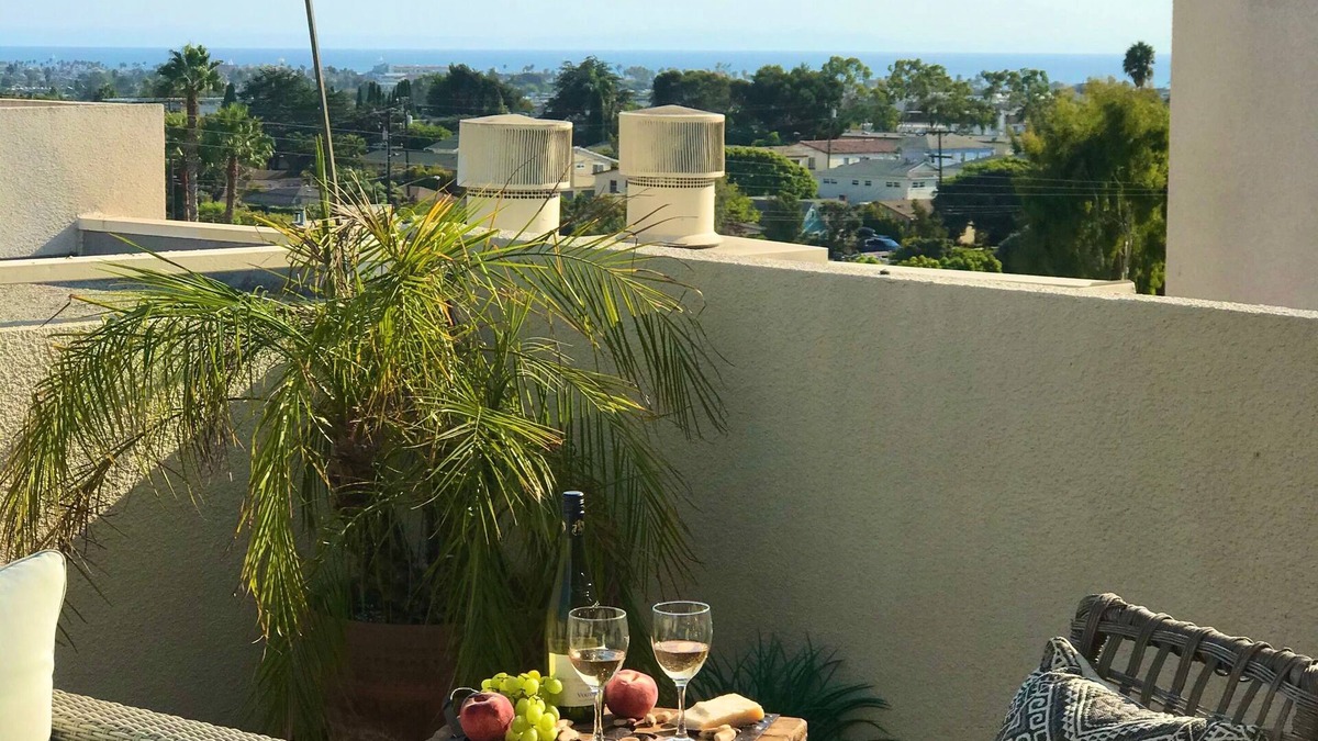 Sunset Park Condo | Large rooftop terrace with sweeping ocean and city view