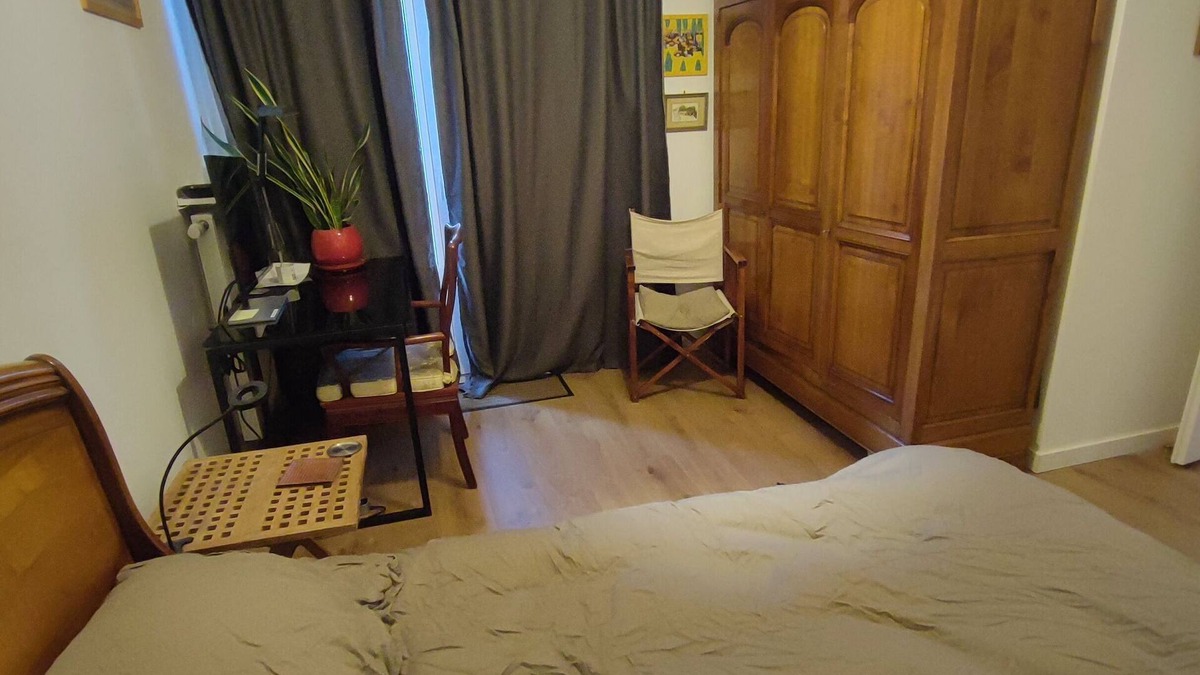 Le Kremlin-Bicetre Bed & Breakfast | Large room near metros 7 and 14