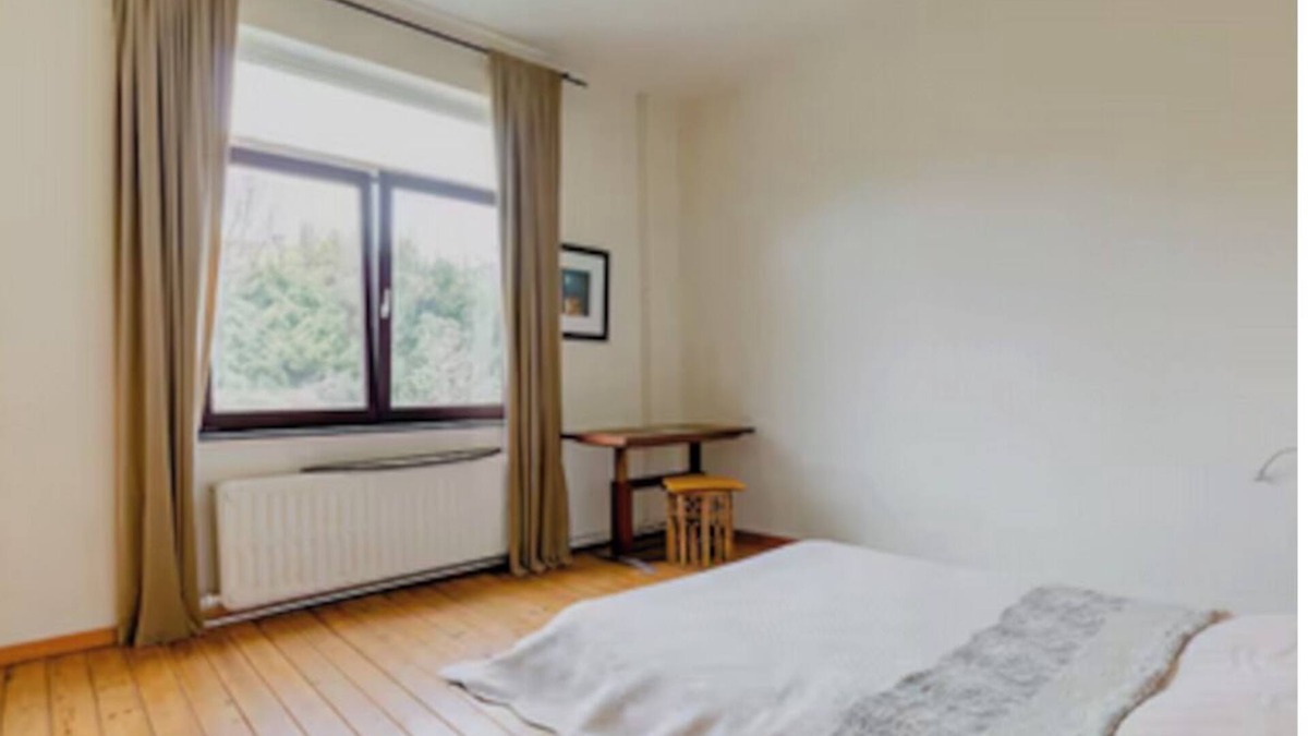 Sint-Lambrechts-Woluwe House | Large room with garden in townhouse in green quiet area Brussels near metro