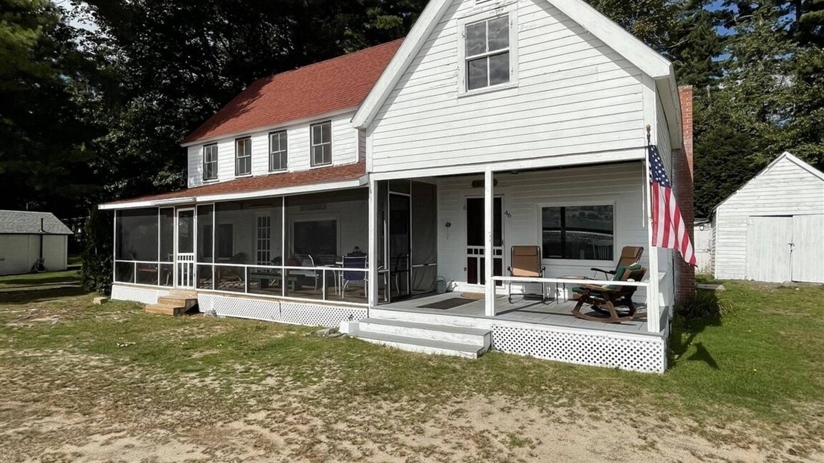 North Sebago Cottage | LARGE RUSTIC COTTAGE. SEBAGO LAKE BEACHFRONT