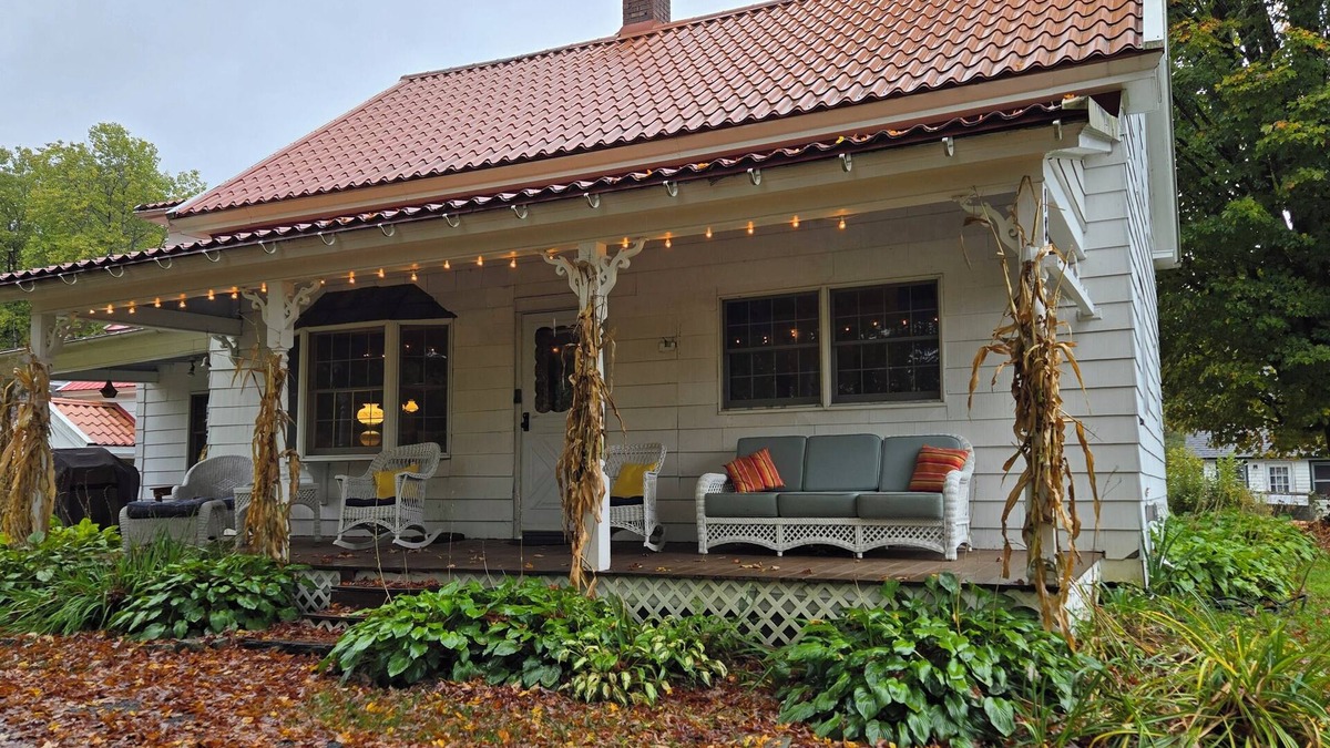 Wilmington House | Large rustic home with gameroom. Near lakes, skiing, walk to downtown.