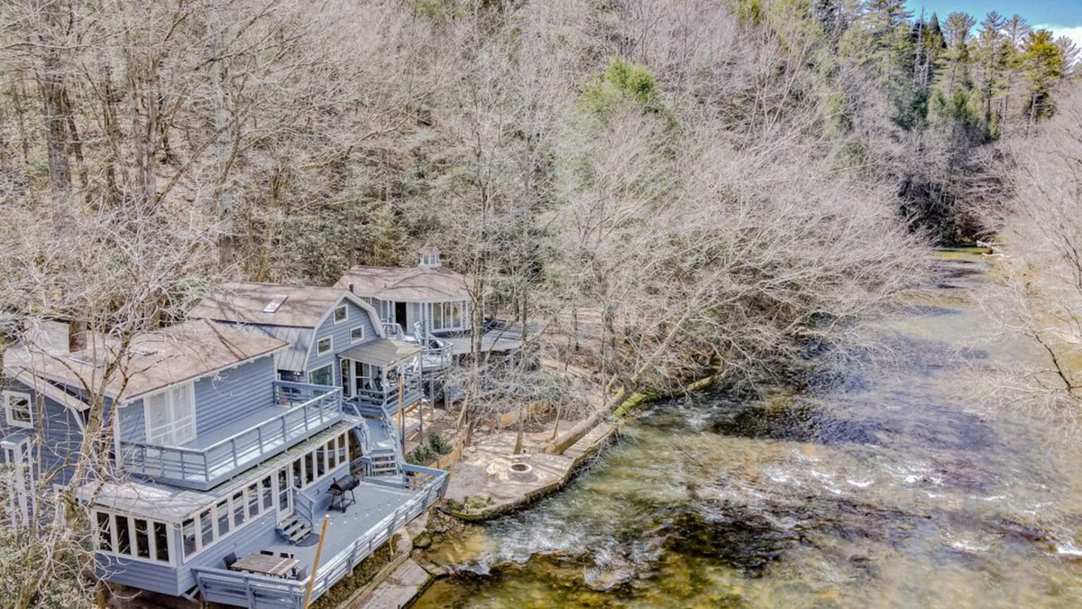 Ellijay House | Large Rustic River House @ Ellijay w HOT TUB